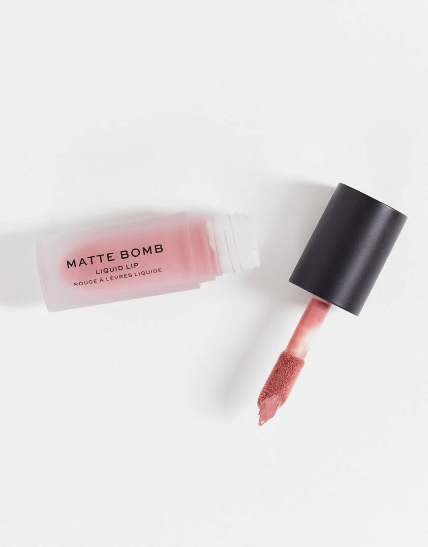 Makeup Revolution Matte Bomb Liquid Lipstick Nude Magnet