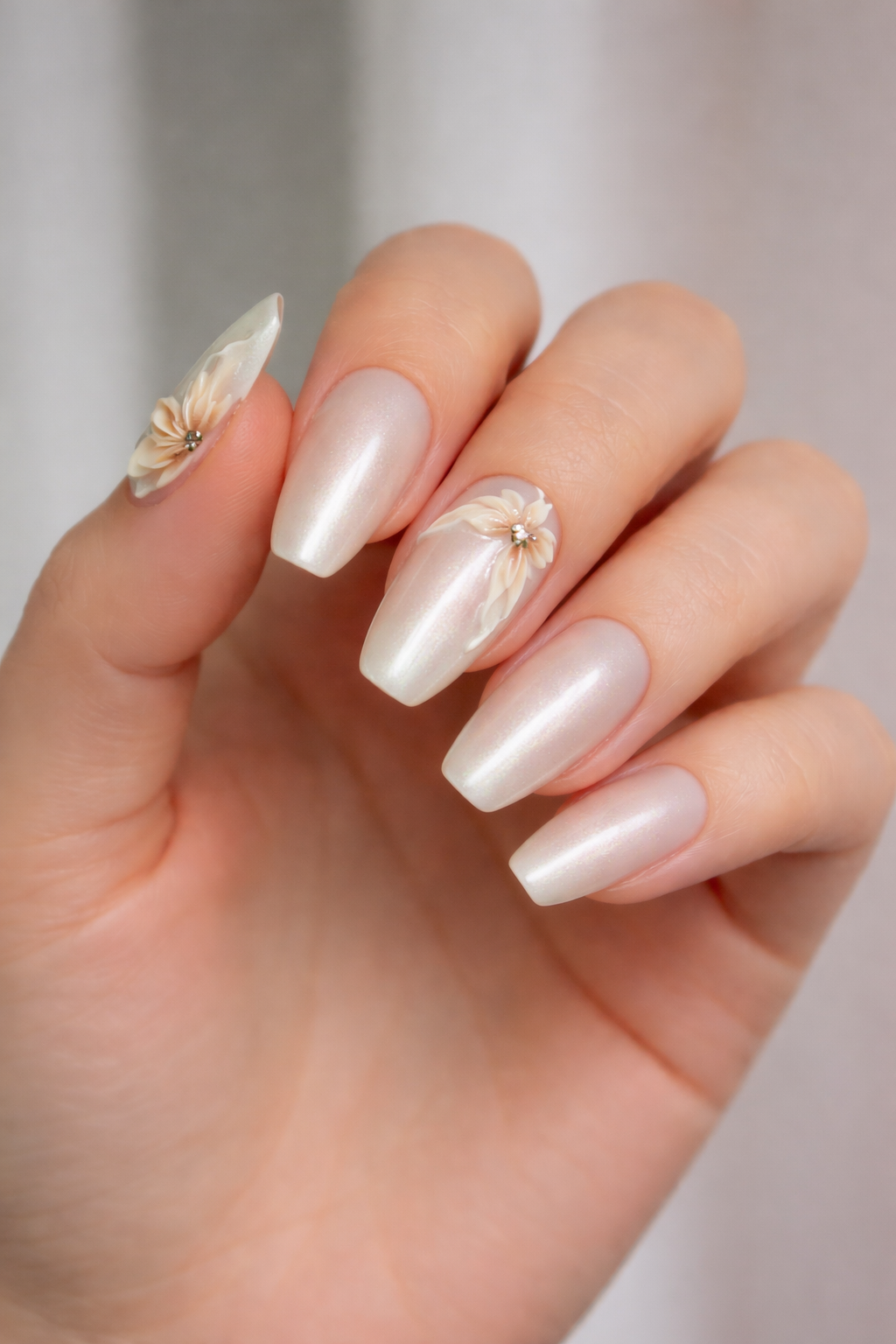 Kay Bei Pearl Whisper Floral – Iridescent Ivory Bloom Press-On Nails (Limited Edition) (10 piece)